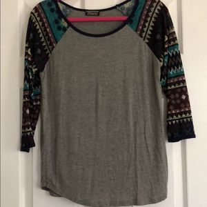 3/4 sleeve Aztec print top